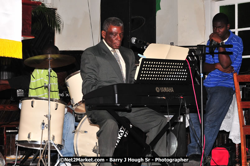 Praise Evening of Excellence Concert Lucea United Church - Hanover Jamaica Travel Guide - Lucea Jamaica Travel Guide is an Internet Travel - Tourism Resource Guide to the Parish of Hanover and Lucea area of Jamaica - http://www.hanoverjamaicatravelguide.com - http://.www.luceajamaicatravelguide.com