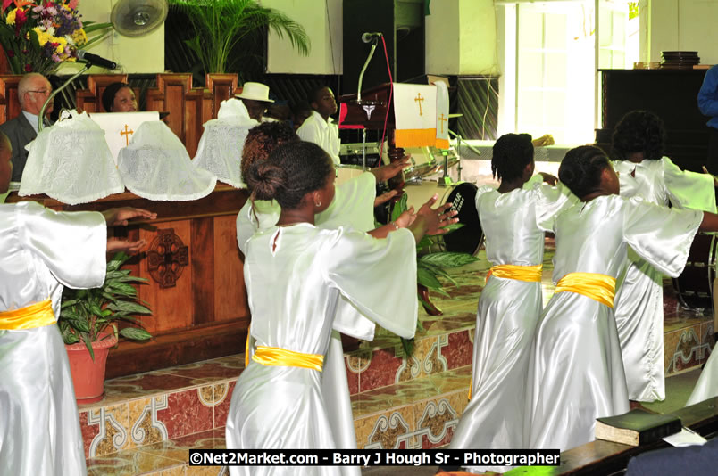 Lucea United Church - United Church in Jamaica and Cayman Islands - Worship Service & Celebration of the Sacrament of Holy Communion - Special Guests: Hanover Homecoming Foundation & His Excellency The Most Honourable Professor Sir Kenneth Hall Governor General of Jamaica - Hanover Jamaica Travel Guide - Lucea Jamaica Travel Guide is an Internet Travel - Tourism Resource Guide to the Parish of Hanover and Lucea area of Jamaica - http://www.hanoverjamaicatravelguide.com - http://.www.luceajamaicatravelguide.com