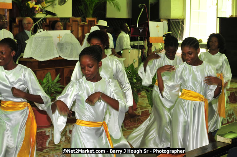 Lucea United Church - United Church in Jamaica and Cayman Islands - Worship Service & Celebration of the Sacrament of Holy Communion - Special Guests: Hanover Homecoming Foundation & His Excellency The Most Honourable Professor Sir Kenneth Hall Governor General of Jamaica - Hanover Jamaica Travel Guide - Lucea Jamaica Travel Guide is an Internet Travel - Tourism Resource Guide to the Parish of Hanover and Lucea area of Jamaica - http://www.hanoverjamaicatravelguide.com - http://.www.luceajamaicatravelguide.com