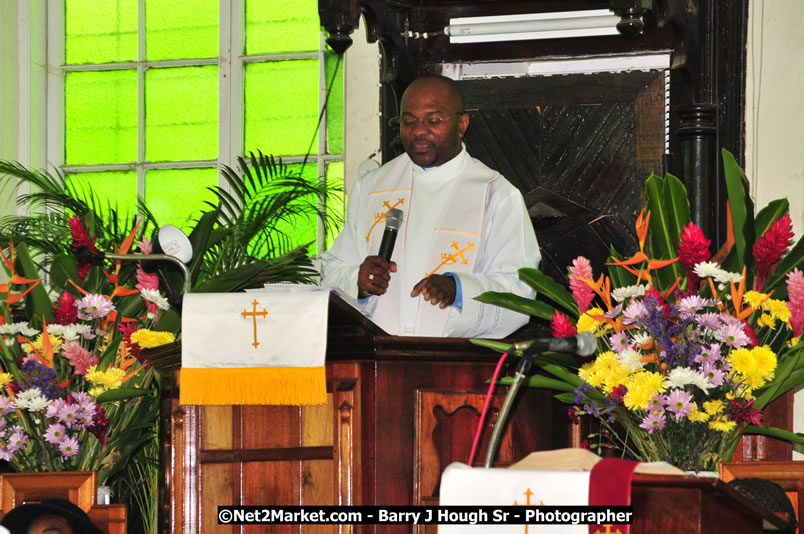 Lucea United Church - United Church in Jamaica and Cayman Islands - Worship Service & Celebration of the Sacrament of Holy Communion - Special Guests: Hanover Homecoming Foundation & His Excellency The Most Honourable Professor Sir Kenneth Hall Governor General of Jamaica - Hanover Jamaica Travel Guide - Lucea Jamaica Travel Guide is an Internet Travel - Tourism Resource Guide to the Parish of Hanover and Lucea area of Jamaica - http://www.hanoverjamaicatravelguide.com - http://.www.luceajamaicatravelguide.com