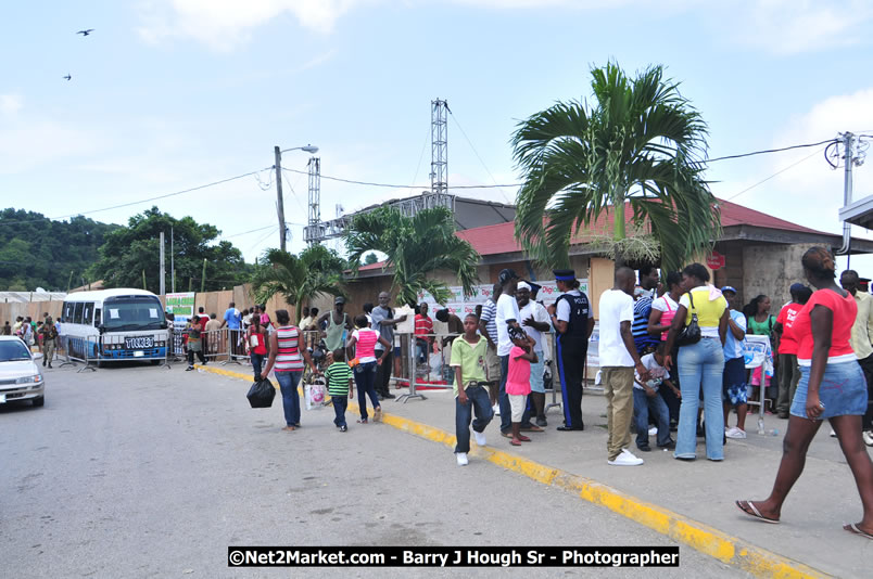 Lucea Cross the Harbour @ Lucea Car Park...! All Day Event - Cross the Harbour Swim, Boat Rides, and Entertainment for the Family, Concert Featuring: Bushman, George Nooks. Little Hero, Bushi One String, Dog Rice and many Local Artists - Friday, August 1, 2008 - Lucea, Hanover, Jamaica W.I. - Hanover Jamaica Travel Guide - Lucea Jamaica Travel Guide is an Internet Travel - Tourism Resource Guide to the Parish of Hanover and Lucea area of Jamaica